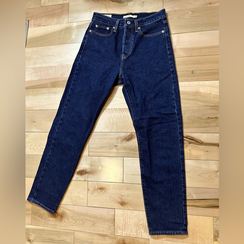 Levi’s Wedgie Icon jeans